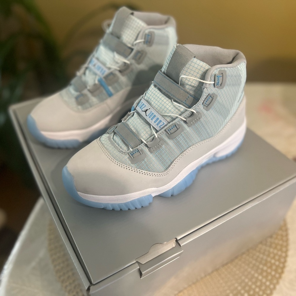 Retro 11 adapts